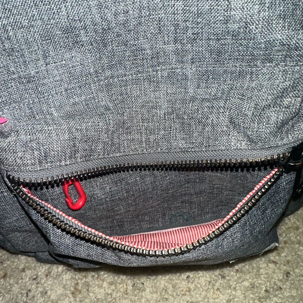 Herschel Backpack - Picture 3 of 4